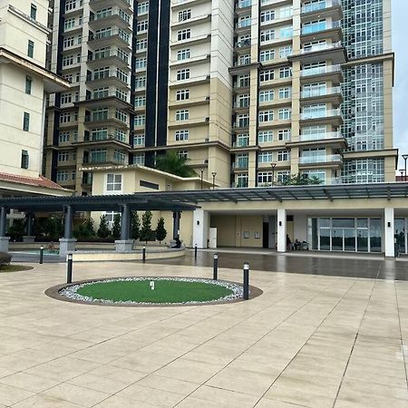 A.R Homestay Riverine Condominium Кучинг Екстериор снимка